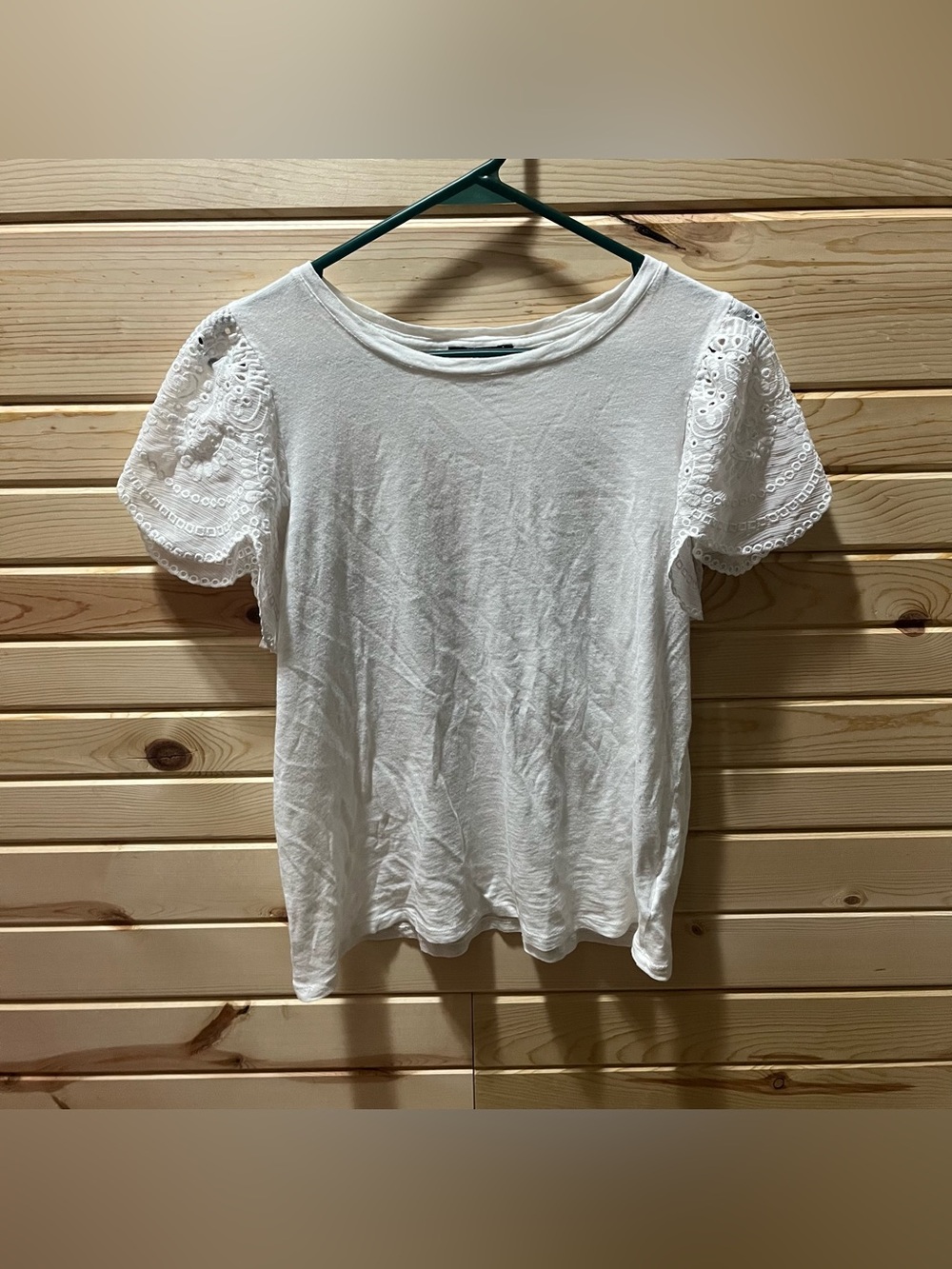 Express White Top Size Medium Eyelet Lace Puff Sleeve Detail